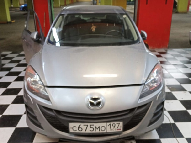 Замена лобового стекла Mazda 3 BL