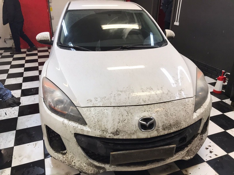 Замена лобового стекла Mazda 3 BL