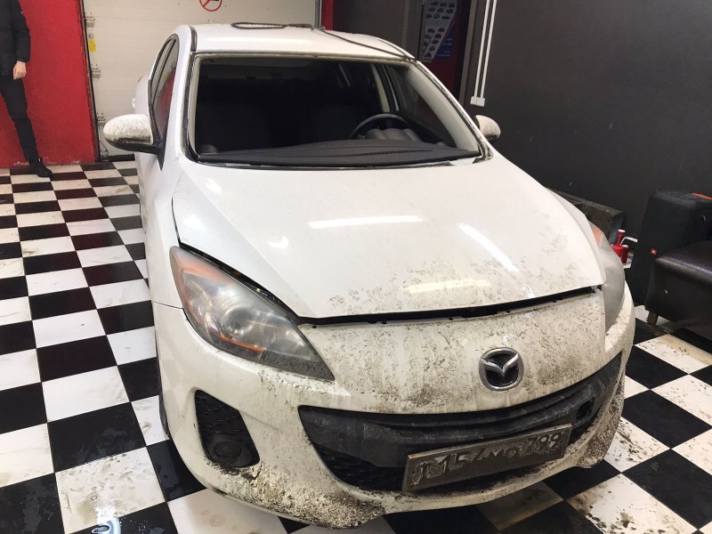 Замена лобового стекла Mazda 3 BL