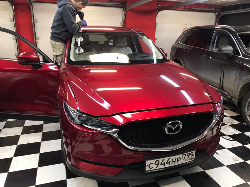 Замена лобового стекла Mazda CX-5