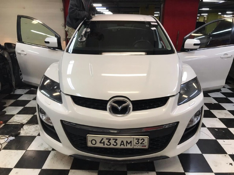 Замена лобового стекла Mazda CX-7