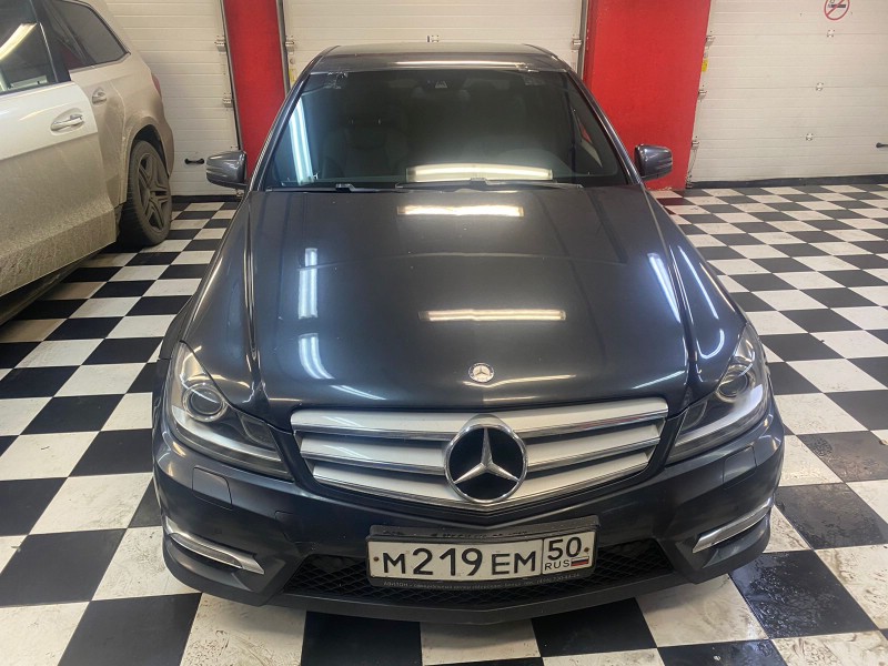 Замена лобового стекла Mercedes C-Class