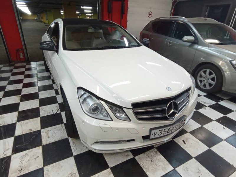 Замена лобового стекла Mercedes E-class Coupe