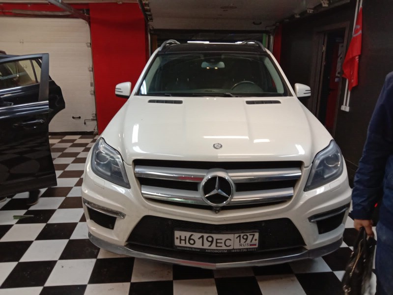Замена лобового стекла Mercedes GL-Class