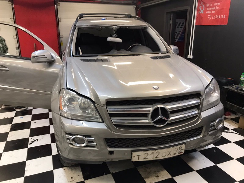 Замена лобового стекла Mercedes GL-Class