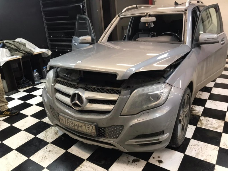 Замена лобового стекла Mercedes GLK