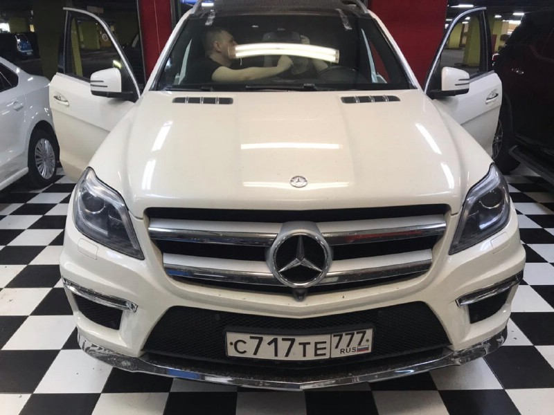 Замена лобового стекла Mercedes GLS