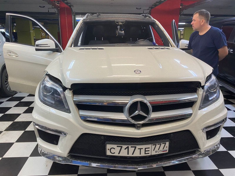 Замена лобового стекла Mercedes GLS