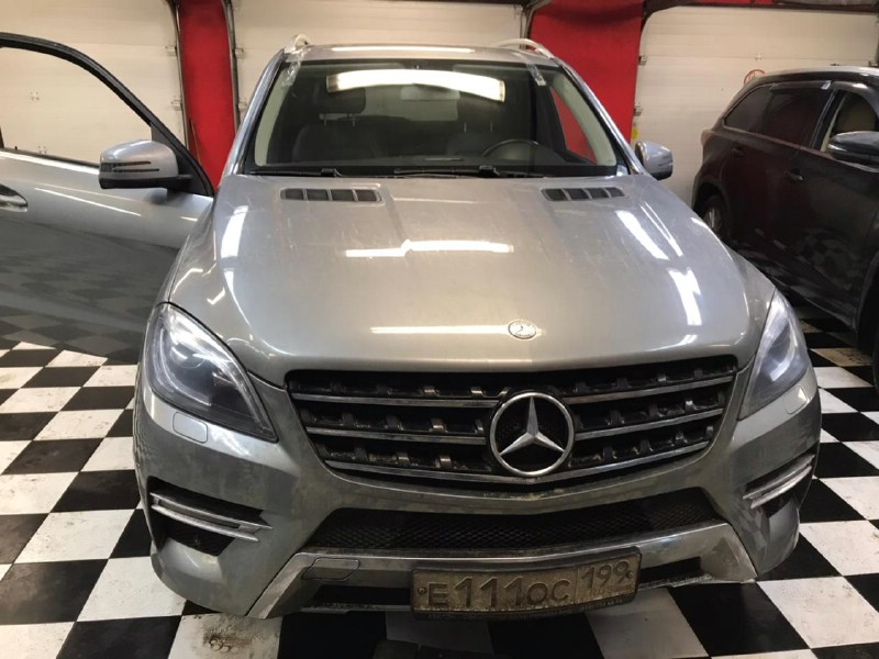 Замена лобового стекла Mercedes М-Class 166