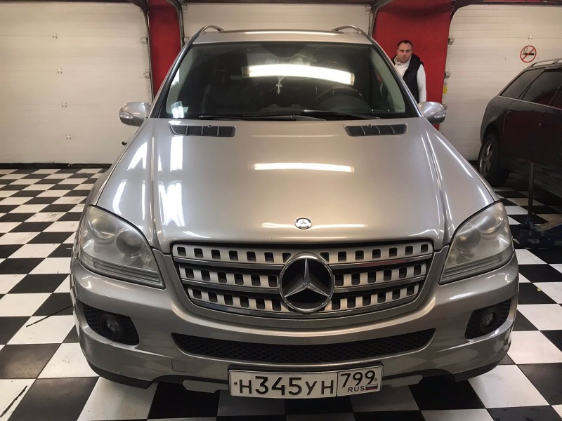 Замена лобоовго стекла Mercedes ML