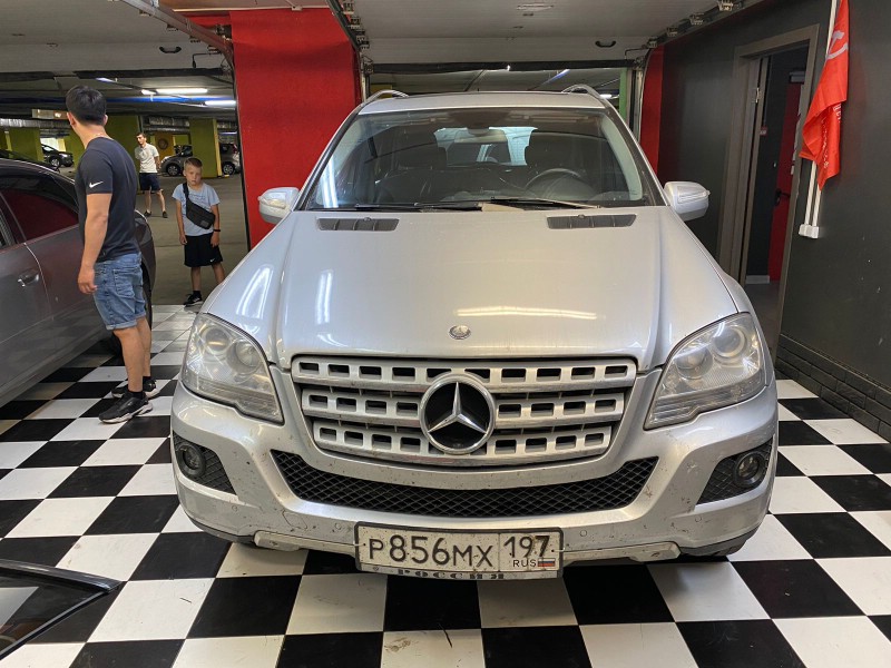Замена лобового стекла Mercedes ML