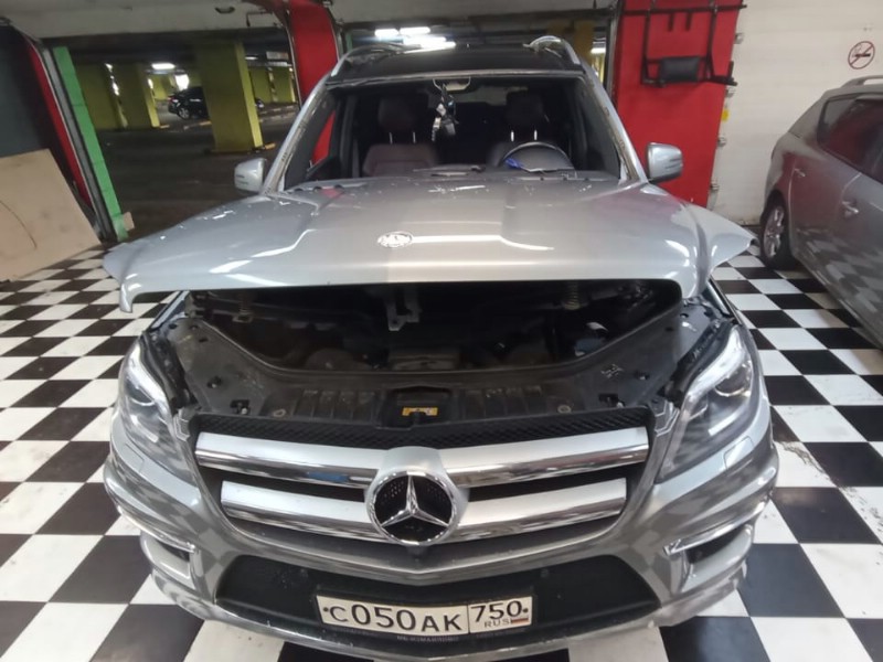 Замена лобового стекла Mercedes ML