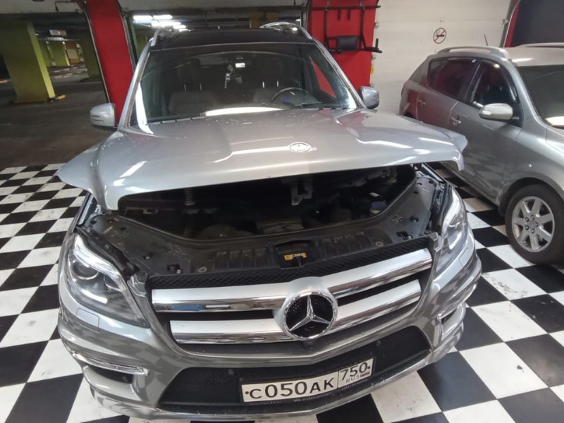 Замена лобового стекла Mercedes ML