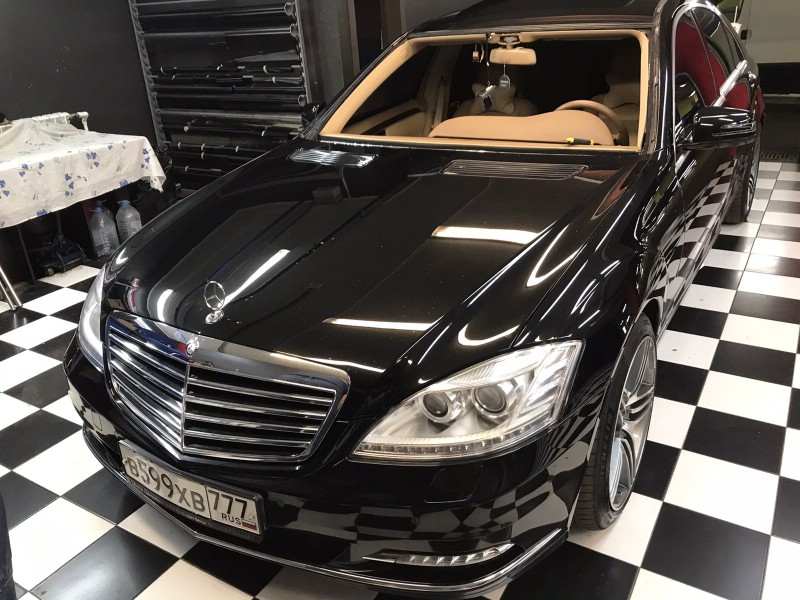 Замена лобового стекла Mercedes S-Class W221