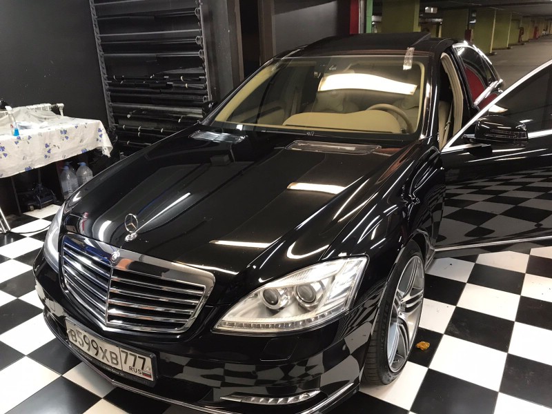 Замена лобового стекла Mercedes S-Class W221