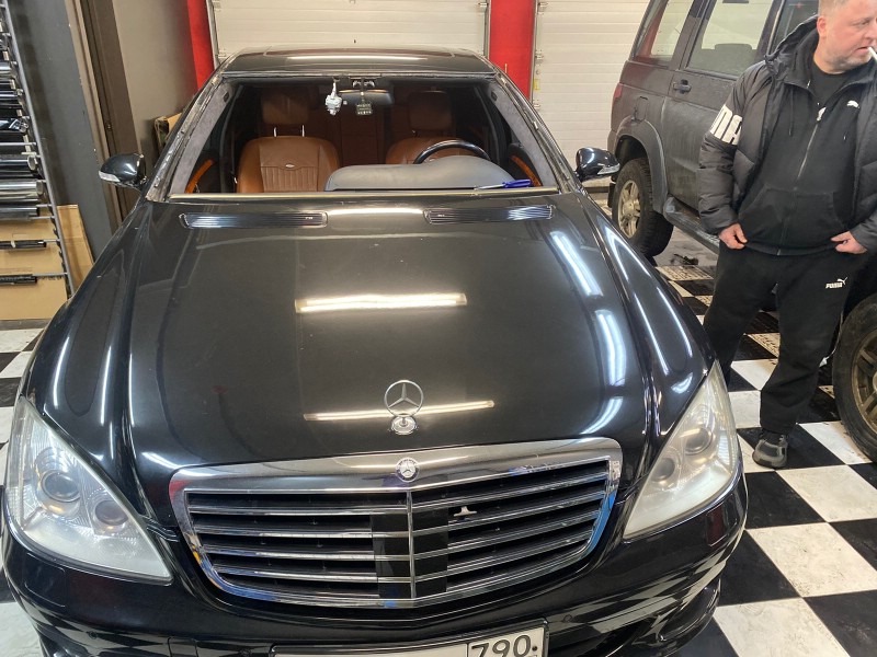 Замена лобового стекла MERCEDES S-Class W221