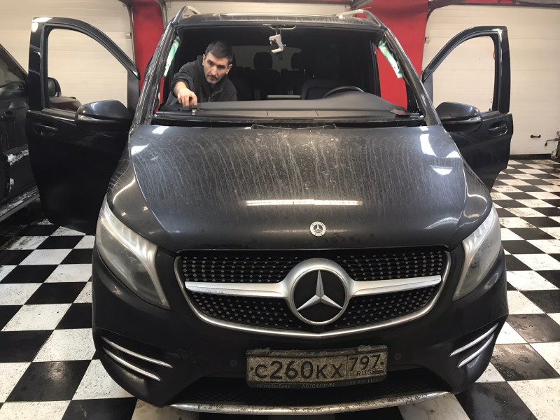 Замена лобового стекла Mercedes Vito