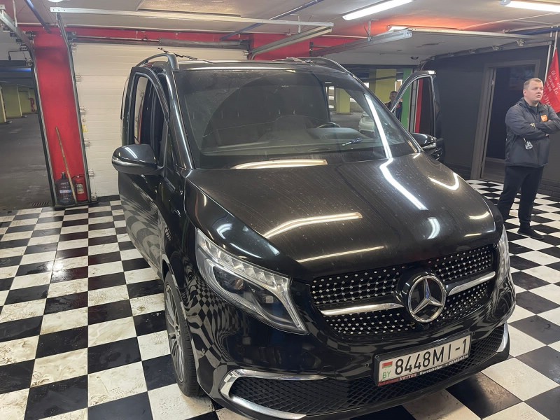 Замена лобового стекла Mercedes Vito