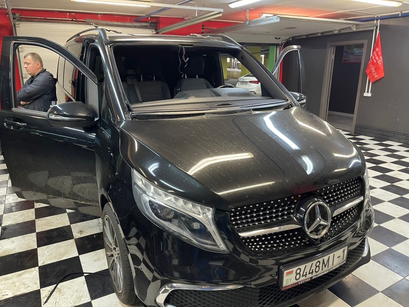 Замена лобового стекла Mercedes Vito