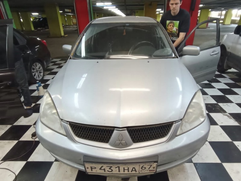 Замена лобового стекла Mitshubishi Lancer