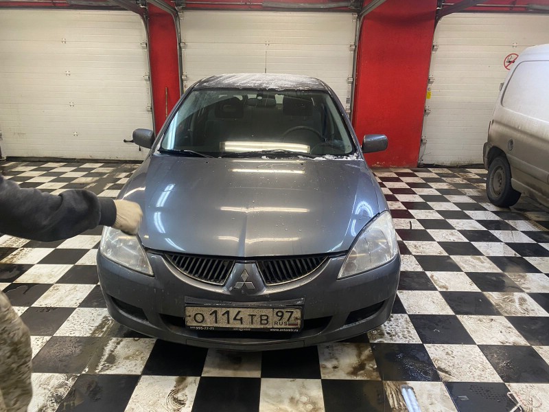 Замена лобового стекла Mitshubishi Lancer