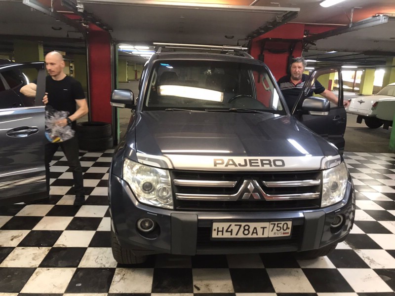 Замена лобового стекла Mitshubishi Pajero