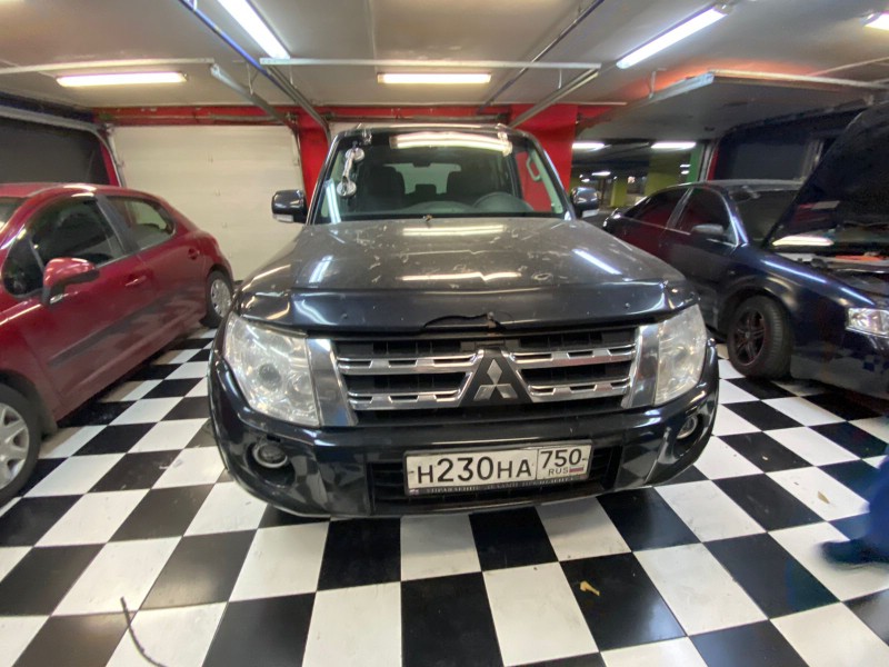 Замена лобоовго стекла Mitshubishi Pajero