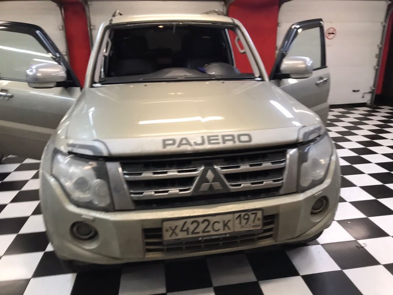 Замена лобового стекла Mitshubishi Pajero