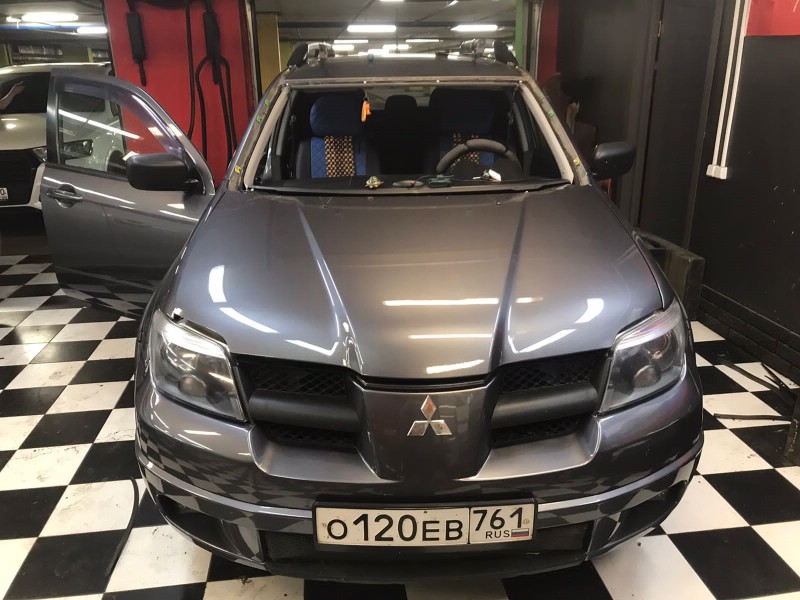 Замена лобового стекла Mitsubishi Airtrek