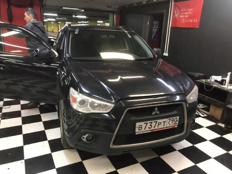 Замена лобового стекла Mitsubishi Outlander