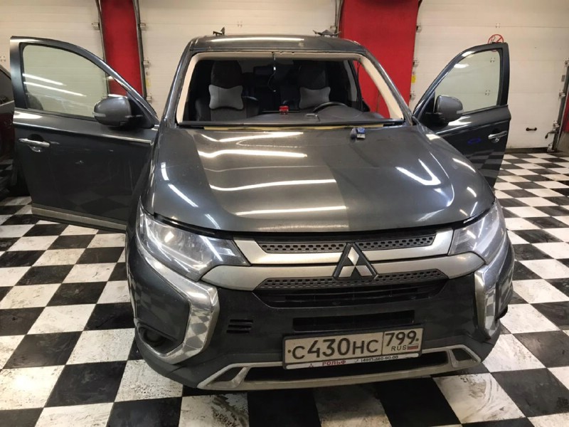 Замена лобового стекла Mitsubishi Outlander