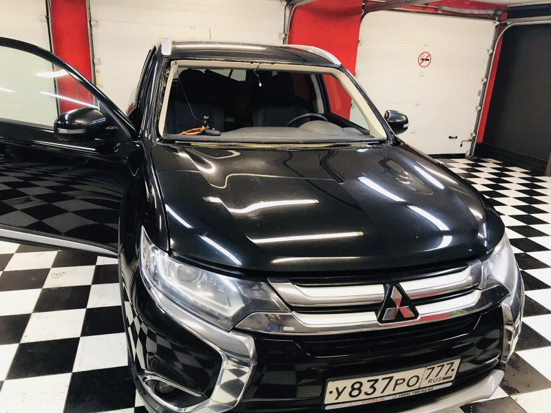 Замена лобового стекла Mitsubishi Outlander GF