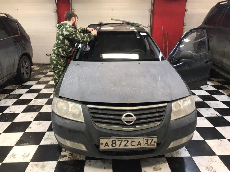 Замена лобового стекла Nissan Almera