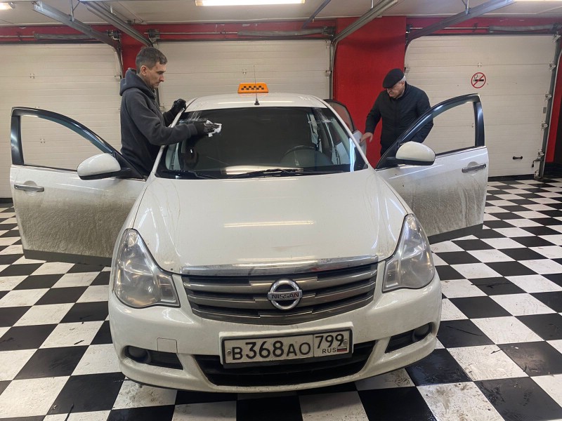 Замена лобового стекла Nissan Almera