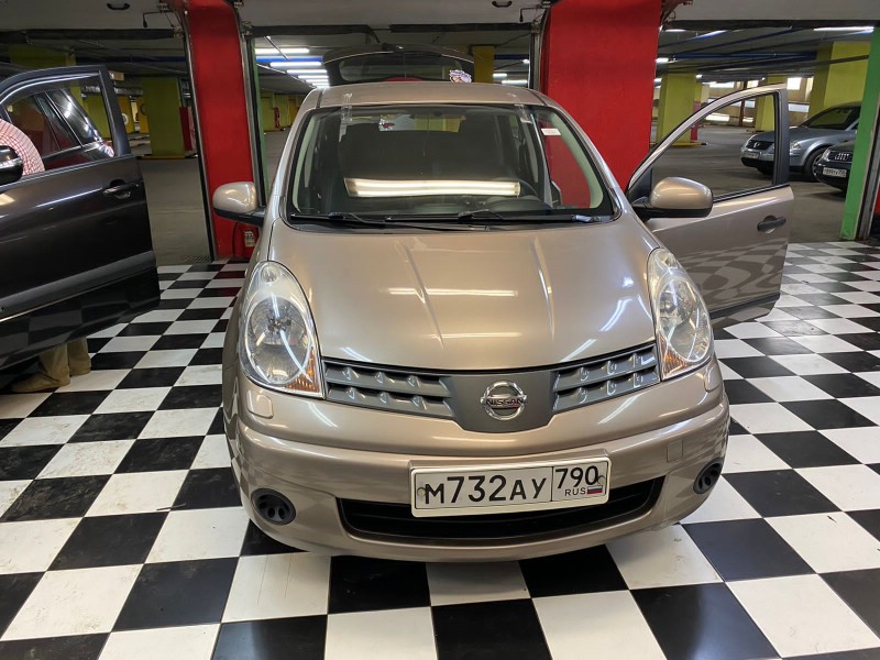 Замена лобового стекла Nissan Note