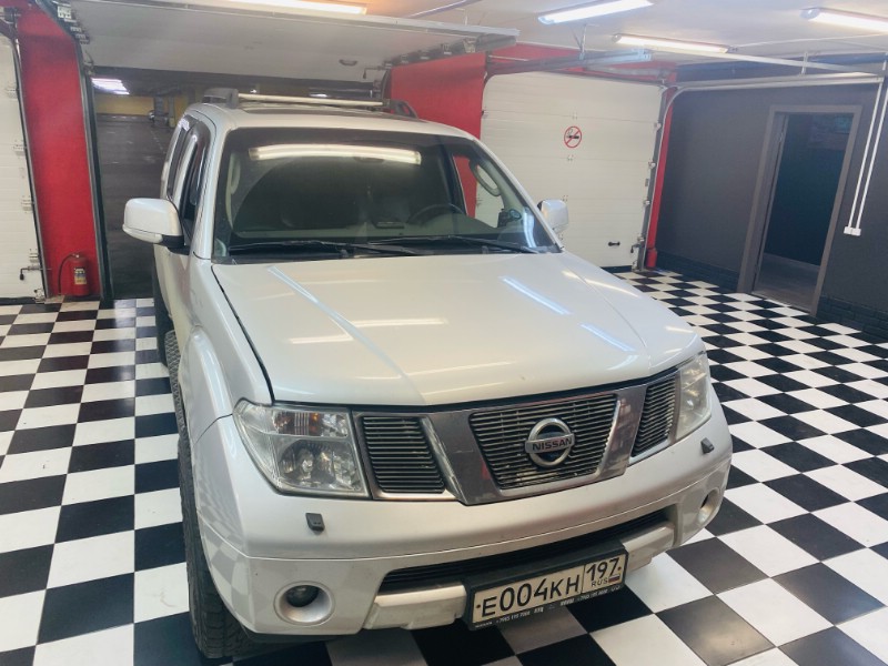 Замена лобового ветрового стекла Nissan Pathfinder R51