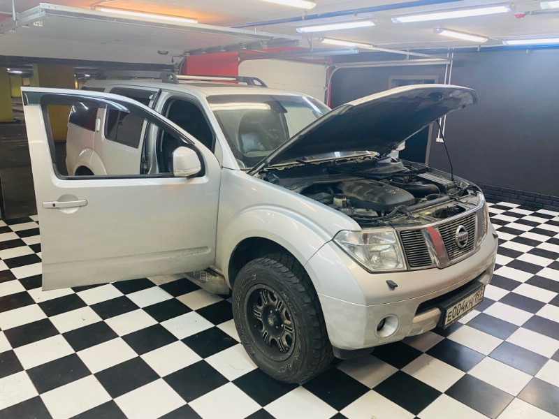 Замена лобового ветрового стекла Nissan Pathfinder R51