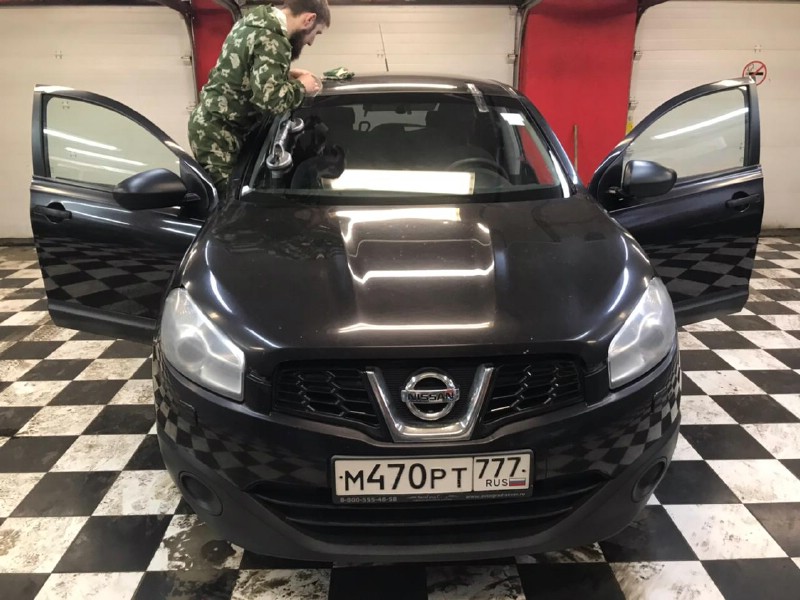 Замена лобового стекла Nissan Qashqai