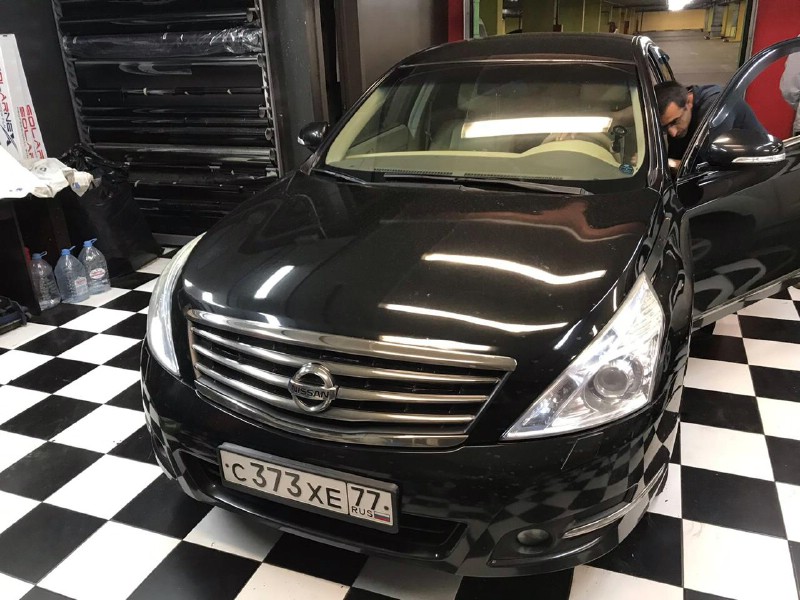 Замена лобового стекла Nissan Teana