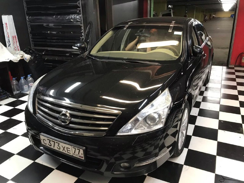 Замена лобового стекла Nissan Teana