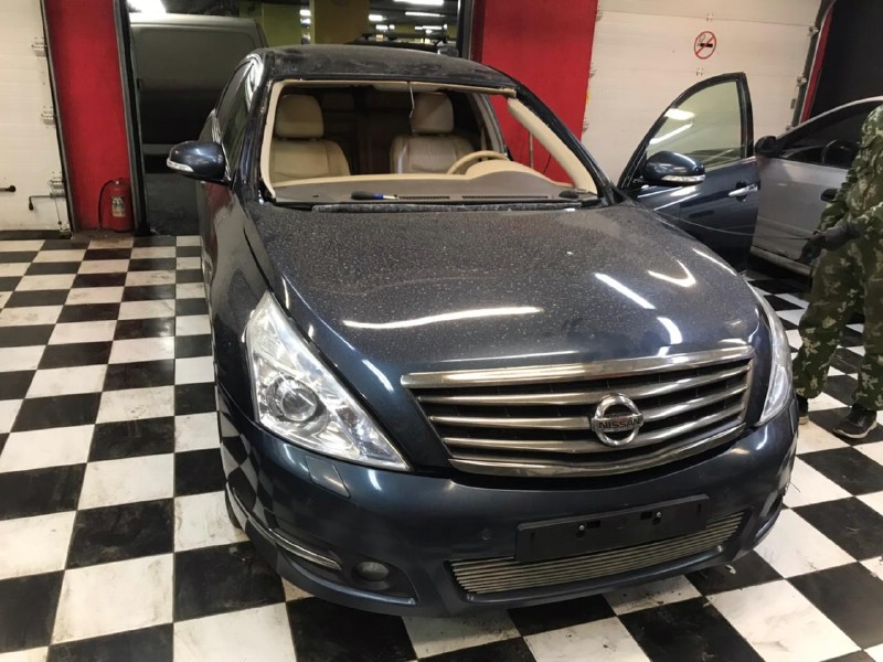 Замена лобового стекла Nissan Teana