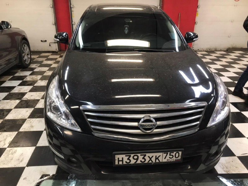 Замена лобового стекла Nissan Teana