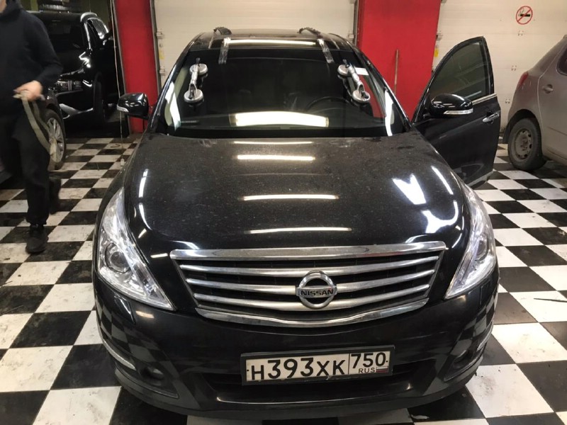 Замена лобового стекла Nissan Teana