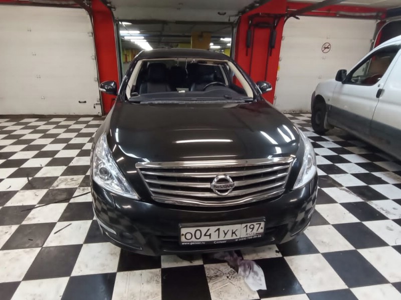 Замена лобового стекла Nissan Teana