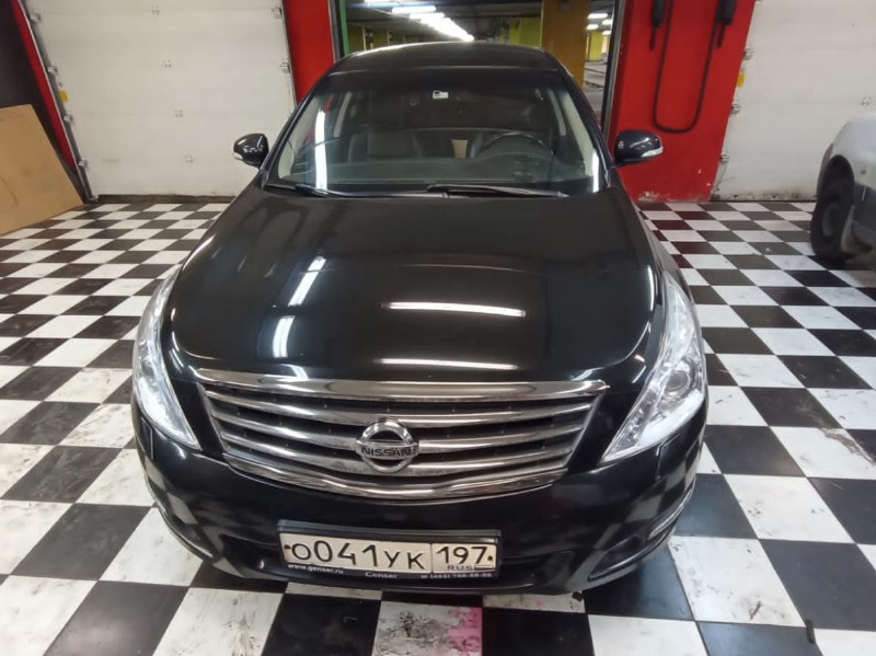 Замена лобового стекла Nissan Teana