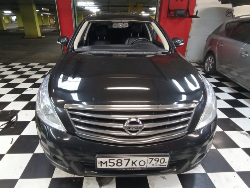 Замена лобового стекла Nissan Teana