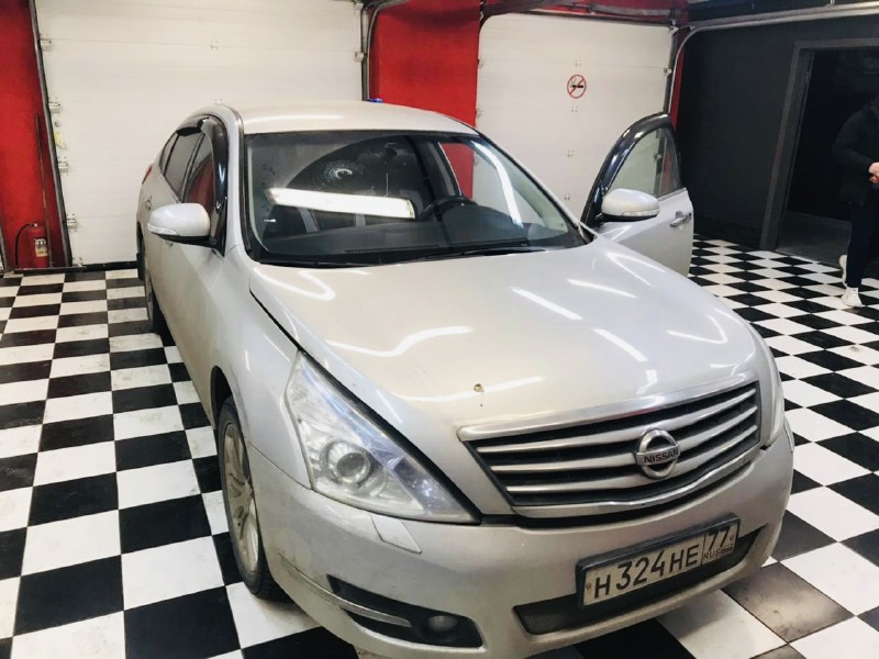 Замена лобового стекла Nissan Teana