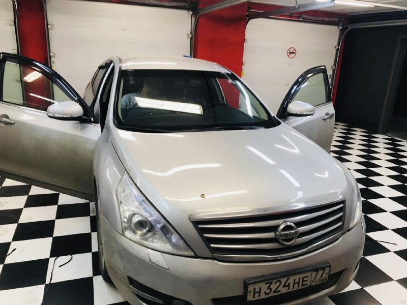 Замена лобового стекла Nissan Teana
