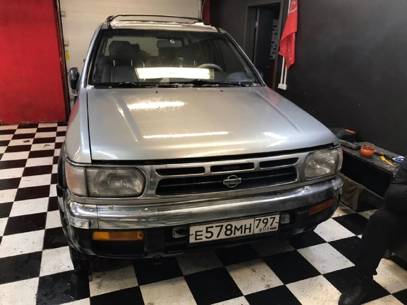 Замена лобового стекла Nissan Terrano