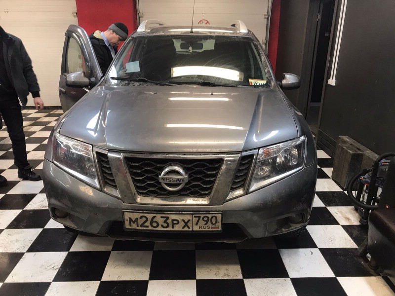 Замена лобового стекла Nissan Terrano